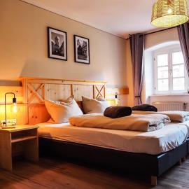 Der baeren - Historische Zimmer & Ferienwohnung, Mainbernheim，位于Mainbernheim的酒店