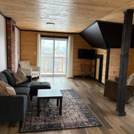 All About ME Loft，位于Montague的酒店