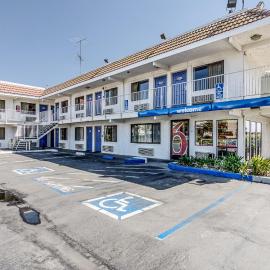 Motel 6 Modesto, CA,位于莫德斯托的酒店
