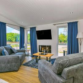 Finest Retreats - Silverwood Junior Chalet，位于Errol的酒店