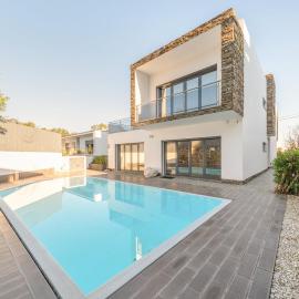 GuestReady - Charming family retreat with pool，位于阿尔马达的酒店