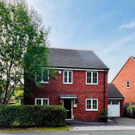 Damson Manor - Luxury 5 Bed - NEC Airport，位于Sheldon的酒店