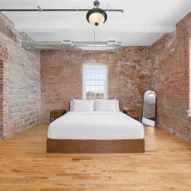 Tri Century Mill Suites，位于Carleton Place的酒店
