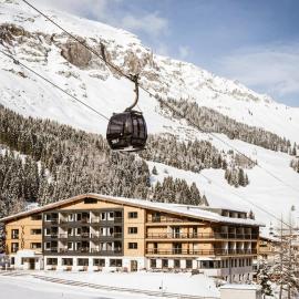 VALARA Alpine Art Hotel，位于图克斯的酒店