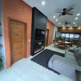 C apartment，位于阿吉吉克的酒店
