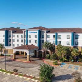 Wyndham Lake Charles，位于查尔斯湖的酒店