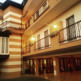 Hotel Trotter，位于莱诺的酒店