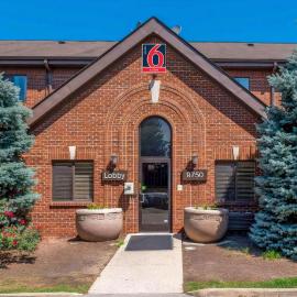 Studio 6 Corporate Extended Stay Indianapolis, IN - North Carmel，位于卡梅尔的酒店