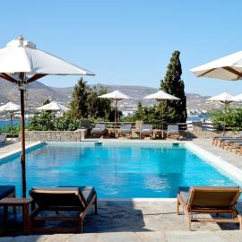 Akrotiri Hotel