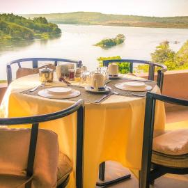 Living Waters Resort，位于金贾的酒店