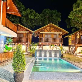 Treehouse Executive Villas - ANGELES，位于Malino的酒店