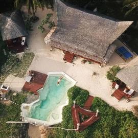 Simeulue Surflodges，位于Lasikin的酒店