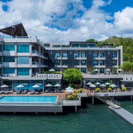 Two Seasons Coron Bayside Hotel，位于科隆的酒店