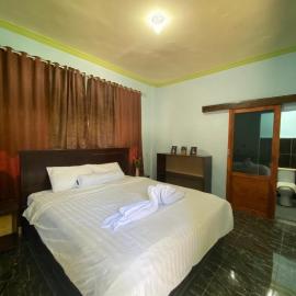Kurnia family home stay，位于Huu的酒店