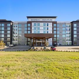 Sandman Signature Dallas Las Colinas Hotel & Suites,位于欧文的酒店