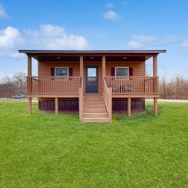 Cabin 2: Lakeside in Murphysboro，位于Etherton的酒店