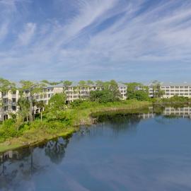 Hyatt Vacation Club at Coconut Cove，位于Bonita Shores的酒店