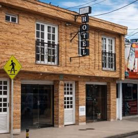 Hotel Restaurante El Madroño Chia，位于奇亚的酒店