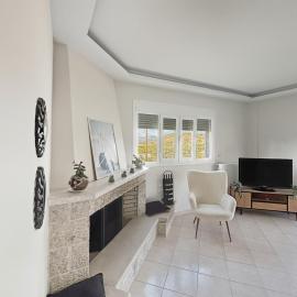 Spacious 3bd Apartment in Lefkakia, Nafplio，位于Lefkakia的酒店