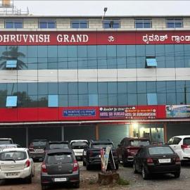 Dhruvanish Grand，位于Sringeri的酒店