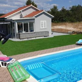 Nane Garden house with heated pool