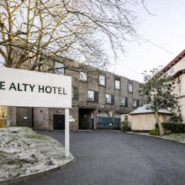 ALTY Hotel,位于Broadheath的酒店