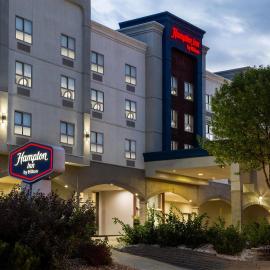 Hampton Inn by Hilton Kamloops，位于坎卢普斯的酒店