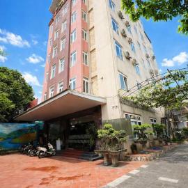 Crown Hotel,位于太原省的酒店