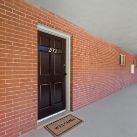 Stadium Village Flat - Walk to DT & Stadium! apts，位于阿森斯的酒店