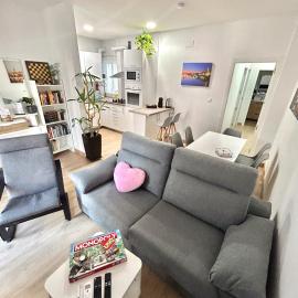 Apartalux Sevilla Camas，位于卡马斯的酒店