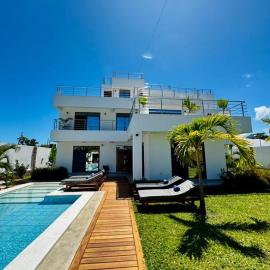 Villa Samara - 10p - 5bdr - Diani Beach - Piscine，位于Magutu的酒店