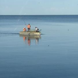 Peipsi Talu Fisherman's apartment 1st line, Lake，位于Rootsiküla的酒店