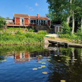 Holiday home Lunding, lakeside location in southern Småland，位于Diö的酒店