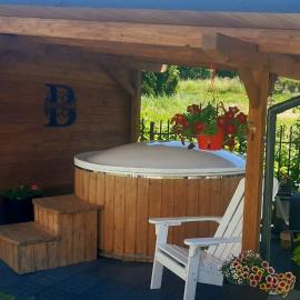 Solina,Bóbrka 81b Barbarosa pokoje,apartamenty,jacuzzi，位于索利纳的酒店