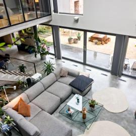 Stylish Loft with Industrial Charm，位于Kortenberg的酒店