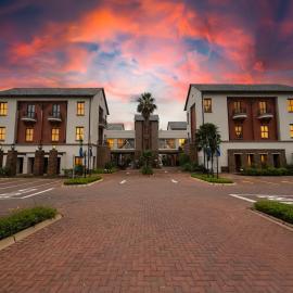 Tayfin Royale Hotel & Conference Centre，位于逊邱伦的酒店