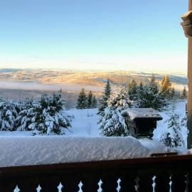 Spacious Family Cabin With Views In Hafjell，位于Øyer的酒店
