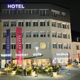 Hotel Hecher，位于沃尔夫斯堡的酒店