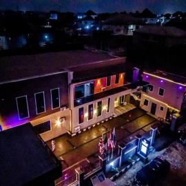 Ja'oak Hotel and Suite，位于Mama的酒店