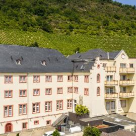 Schloß-Hotel Petry，位于特赖斯-卡尔登的酒店