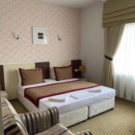 Legend Tem Hotel,位于锡利夫里的酒店