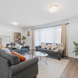 Waterloo Paradise with Rec room, Workspace, Park and close to St Jacobs Market，位于滑铁卢的酒店