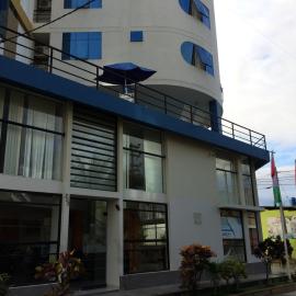 Hotel Suite Luna del Valle，位于哈恩的酒店