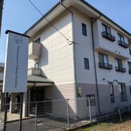 GATE80米子 無人宿 完全セルフ 予約メッセージ欄確認要す スマートロック 暗証番号チェックイン 素泊まり専門 アメニティ持参で格安滞在 セコム24h監視 駐車場7台，位于米子市的酒店