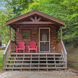 Dreamcatcher- Firepit, WiFi, Private Hiking，位于Campton的酒店