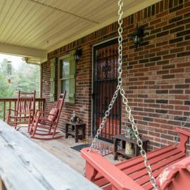 Carries Cottage- Hot Tub, Firepit, Covered Deck，位于Campton的酒店
