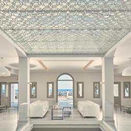 Aqua Blue Beach Hotel，位于佩里萨的酒店