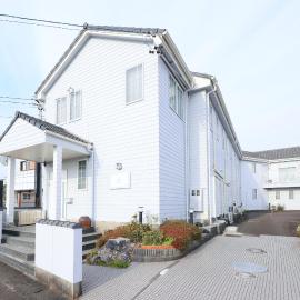 GATE80伊勢志摩 無人宿 完全セルフ 予約メッセージ欄確認要す スマートロック 暗証番号チェックイン 素泊まり専門 アメニティ持参で格安滞在 セコム24h監視 駐車場7台，位于志摩市的酒店