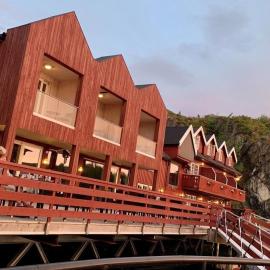 Kuringen Brygge Hotel and Restaurant,位于Refsnes的酒店