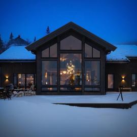 FJELLRO Private Alpine Lodge Høgevarde，位于弗洛的酒店